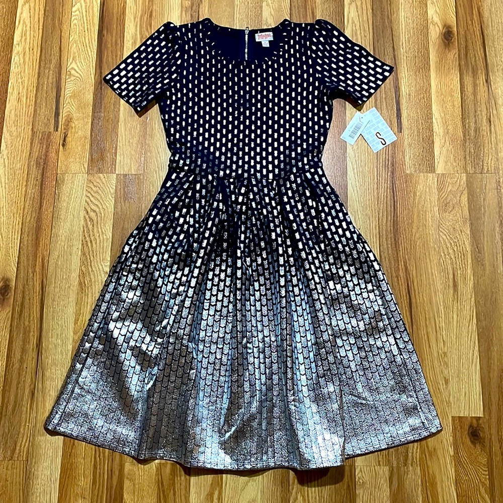 NWT Elegant LuLaRoe Amelia, Navy w/Silver Foiling, sz S